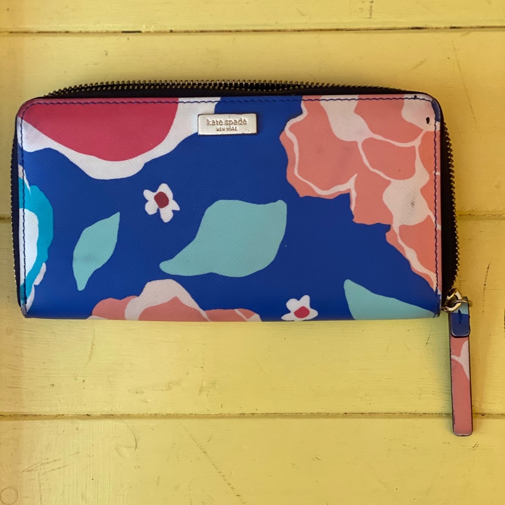 Kate Spade floral wallet
